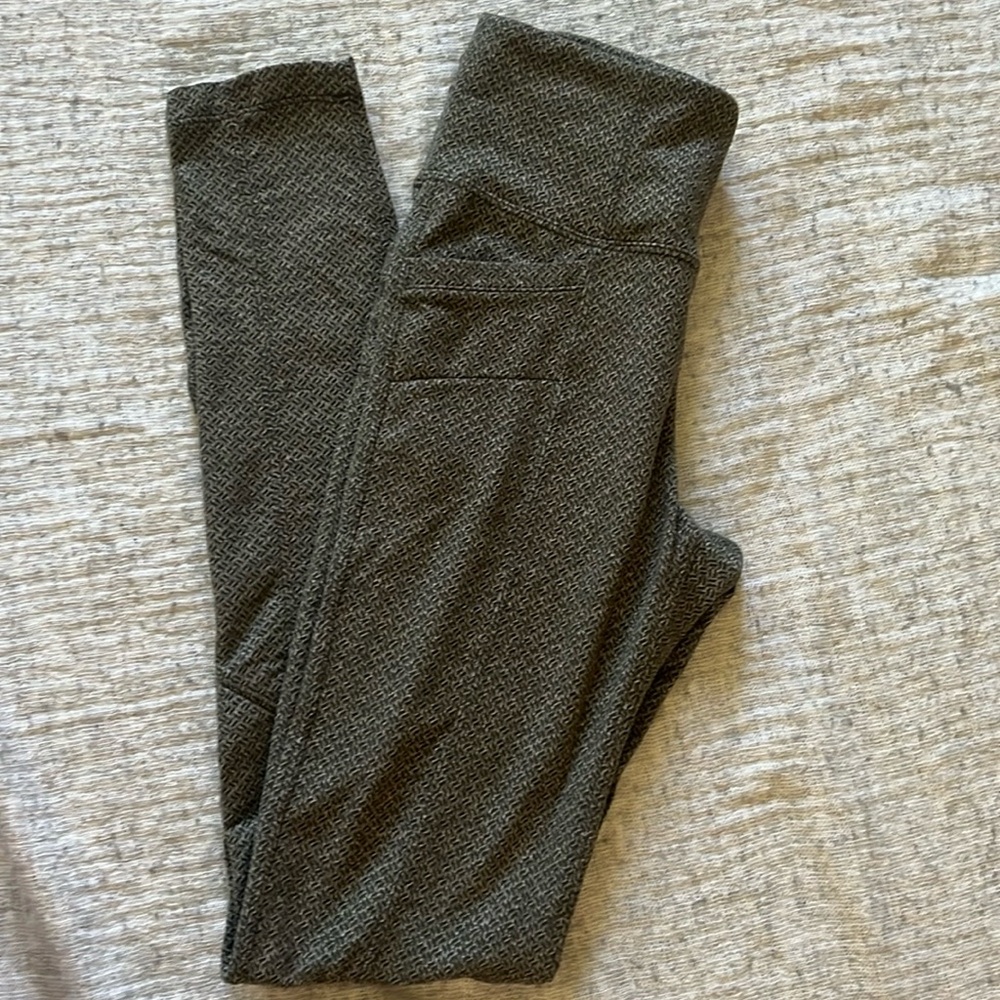 Athleta leggings with front and back pockets